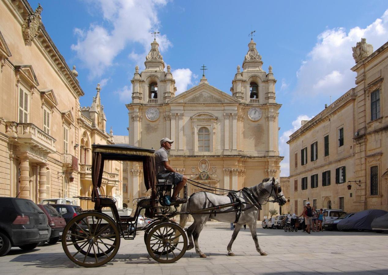 Central Rooms - Near Valletta & Sliema - Best Bus Lines Hamrun Luaran gambar